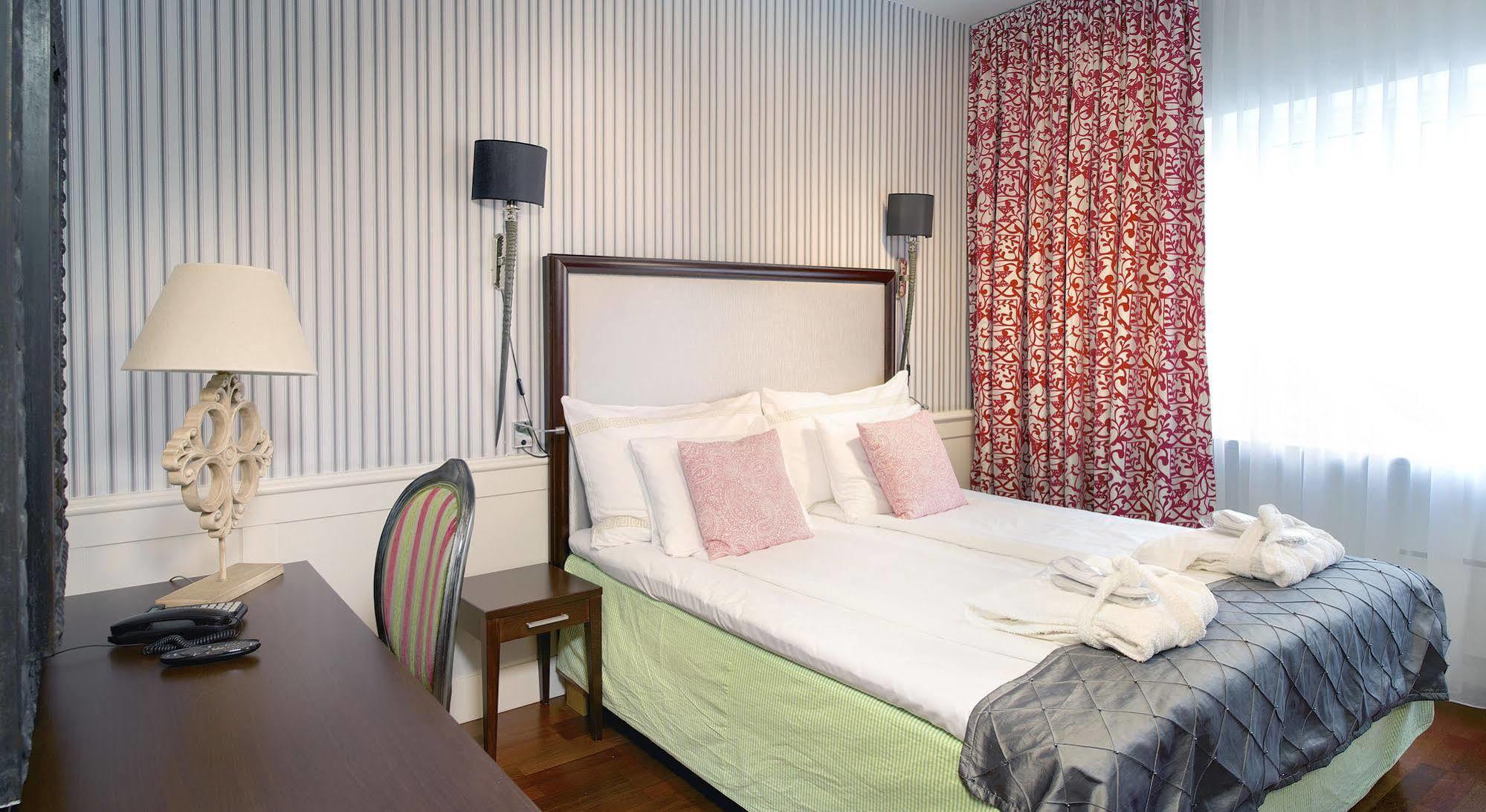 Отель Grand 4*